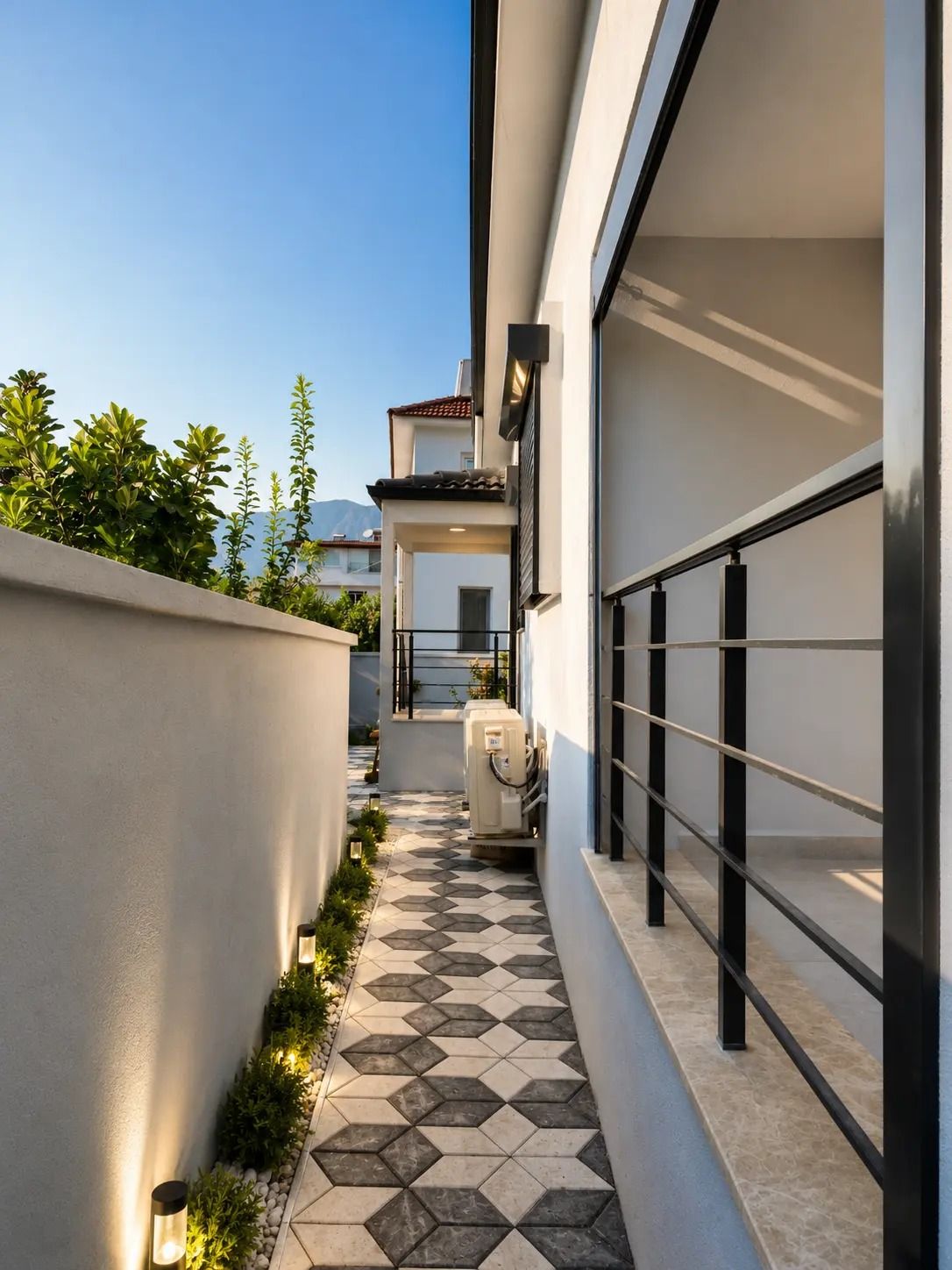 Cenan House — image 8