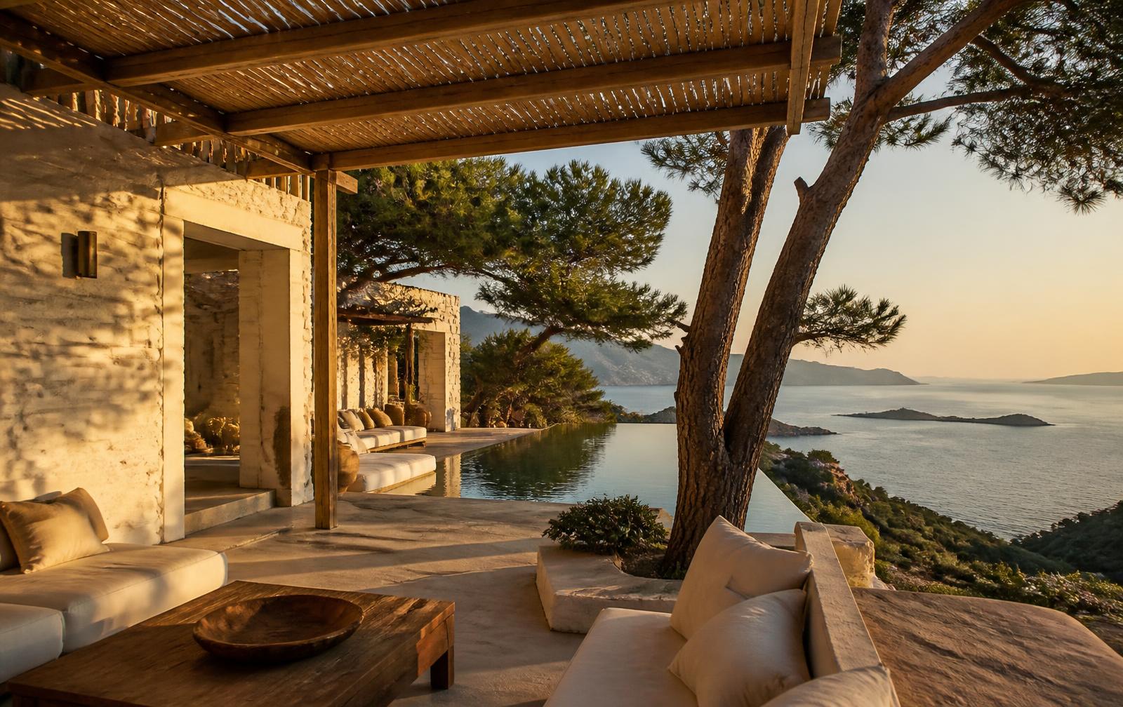 Villa Design in a Mediterranean Climate: Orientation, Shade and Material in Muğla